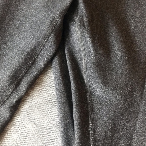 Beyond Yoga gray leggings - Picture 3 of 3